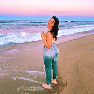 Meet your Posher, Ataya